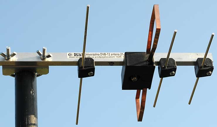 Univerzalna DVB-T2 antena Mini CH 21 – 45 sa predpojačavačem „Polifem“